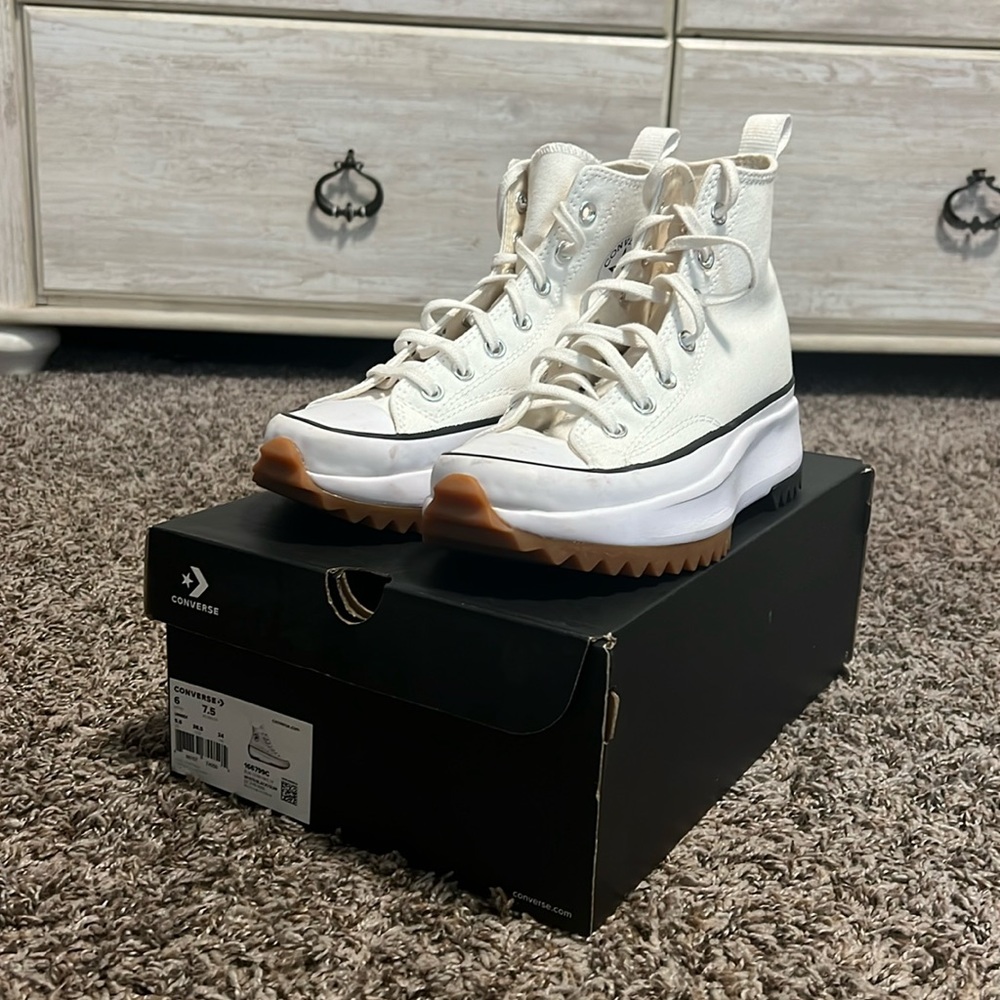 Women platform Converse Size 7.5 women
